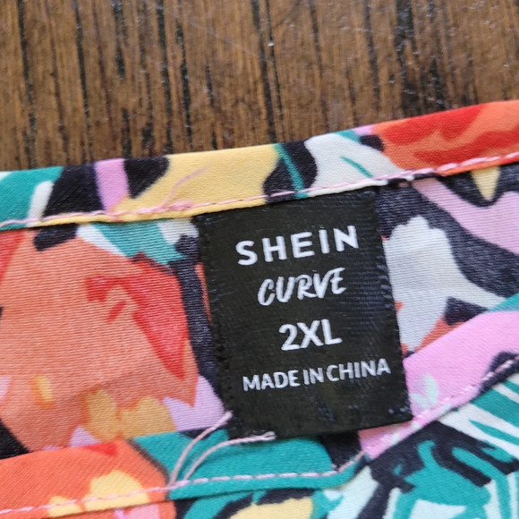 SHEIN Curve Plus Size Allover Floral Print Bell Sleeve Dress Size Women 2X NEW - Picture 9 of 10